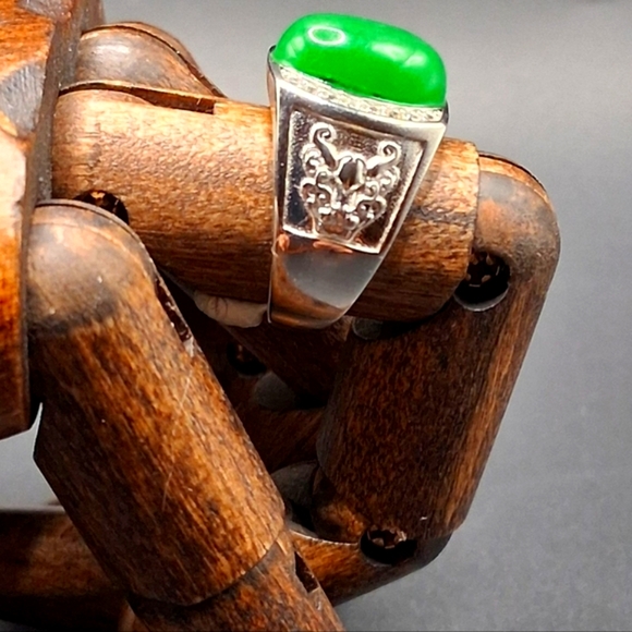 Green Jade & White Zircon 7.50 ctw Dragon Ring in Rhodium Over Sterling Silver - Picture 4 of 6
